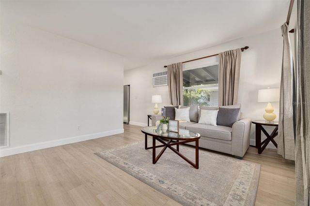 8062 28TH AVENUE N, St Petersburg, FL 33710