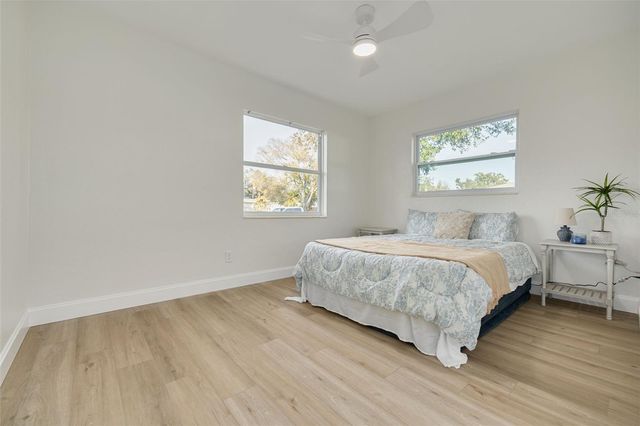 8062 28TH AVENUE N, St Petersburg, FL 33710