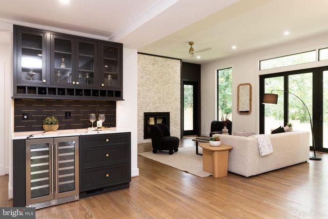 2664 MARCEY RD, Arlington, VA 22207