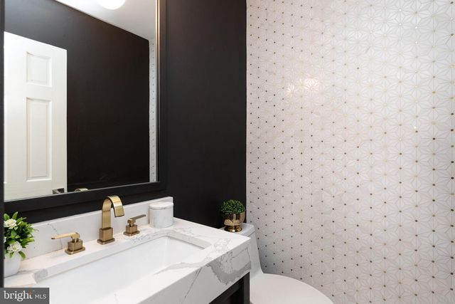 2664 MARCEY RD, Arlington, VA 22207