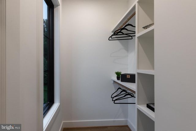 2664 MARCEY RD, Arlington, VA 22207