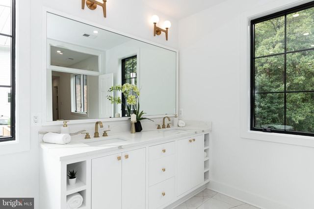 2664 MARCEY RD, Arlington, VA 22207