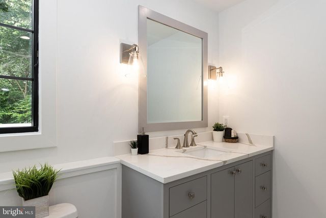 2664 MARCEY RD, Arlington, VA 22207