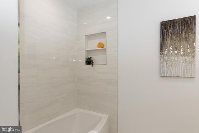 2664 MARCEY RD, Arlington, VA 22207