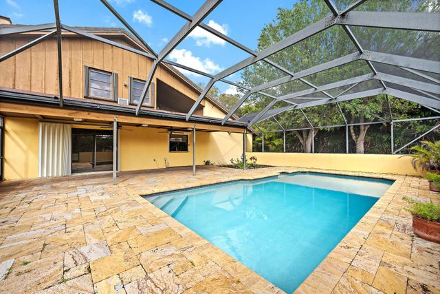 8090 Native Dancer Road E, Palm Beach Gardens, FL 33418