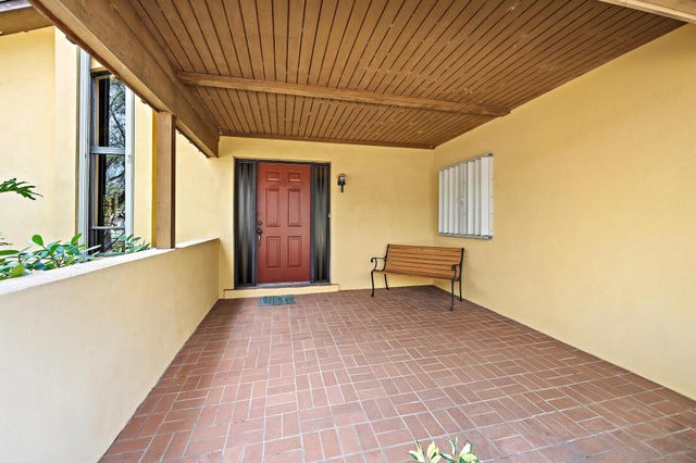 8090 Native Dancer Road E, Palm Beach Gardens, FL 33418