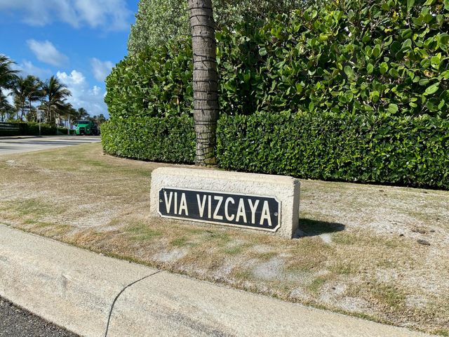 109 Via Vizcaya, Palm Beach, FL 33480