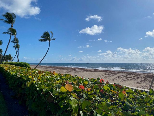 109 Via Vizcaya, Palm Beach, FL 33480