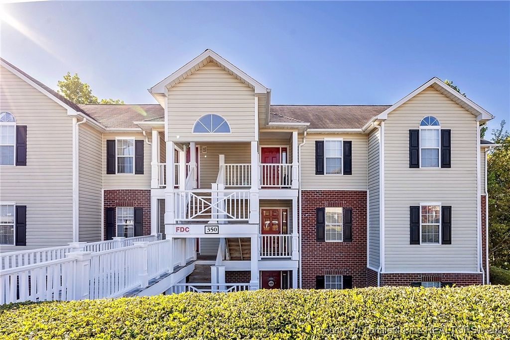 350 BUBBLE CREEK Court 8, Fayetteville, NC 28311