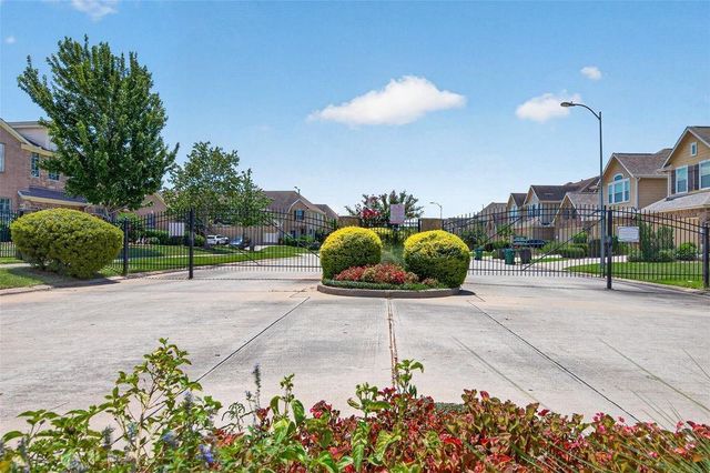 8506 Sunset Loch Drive, Spring, TX 77379