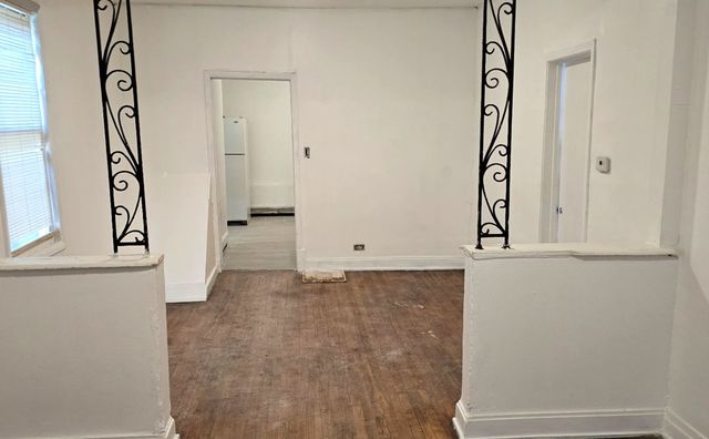 2046 W 69th Place, Chicago, IL 60636