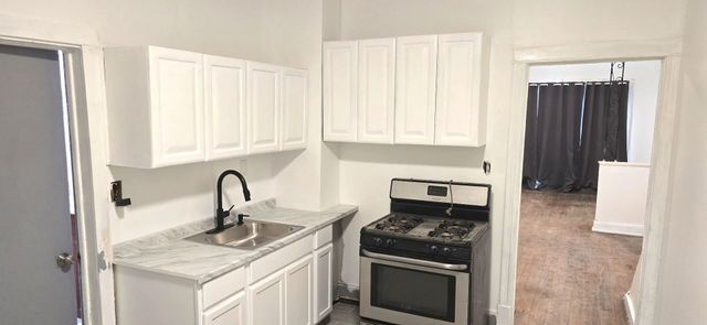 2046 W 69th Place, Chicago, IL 60636