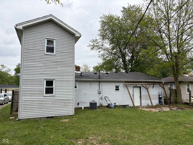 5631 N Clover West Drive, Fairland, IN 46126