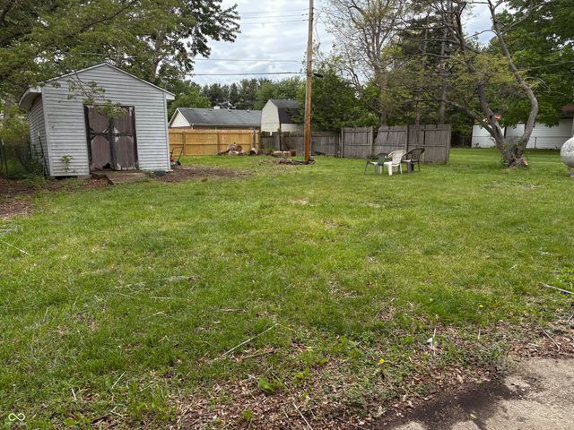 5631 N Clover West Drive, Fairland, IN 46126