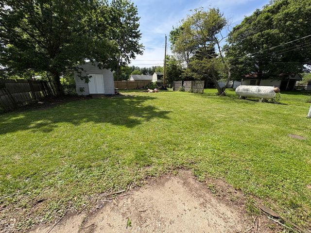5631 N Clover West Drive, Fairland, IN 46126