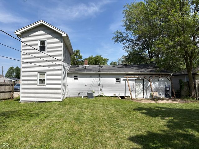 5631 N Clover West Drive, Fairland, IN 46126