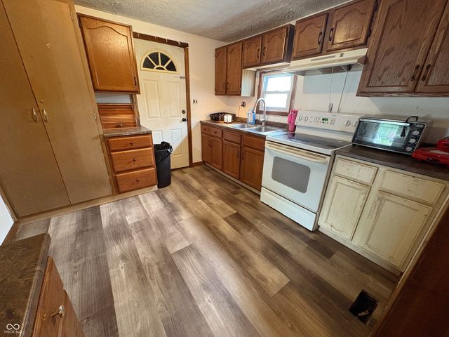 5631 N Clover West Drive, Fairland, IN 46126