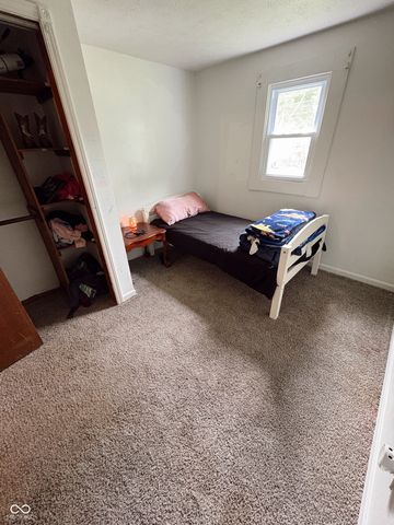 5631 N Clover West Drive, Fairland, IN 46126