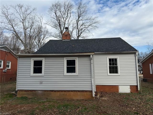 206 Model Farm Road, High Point, NC 27263