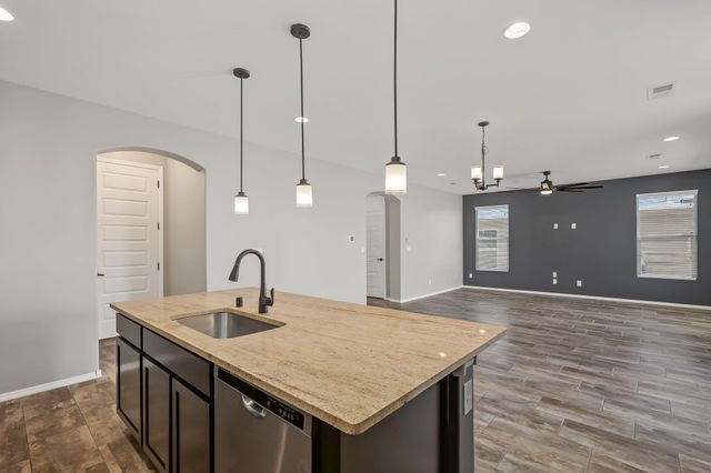 480 Michael Avenue SW, Los Lunas, NM 87031