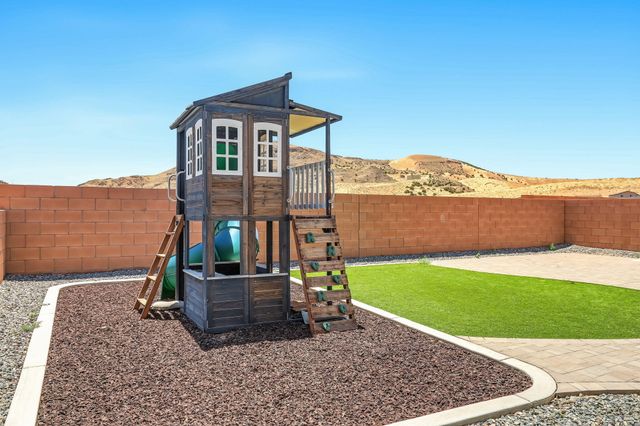 480 Michael Avenue SW, Los Lunas, NM 87031