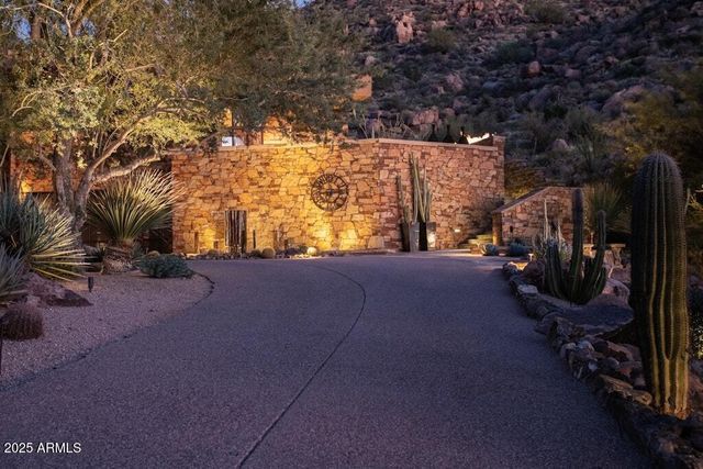 11225 E Whispering Ridge Way, Scottsdale, AZ 85255