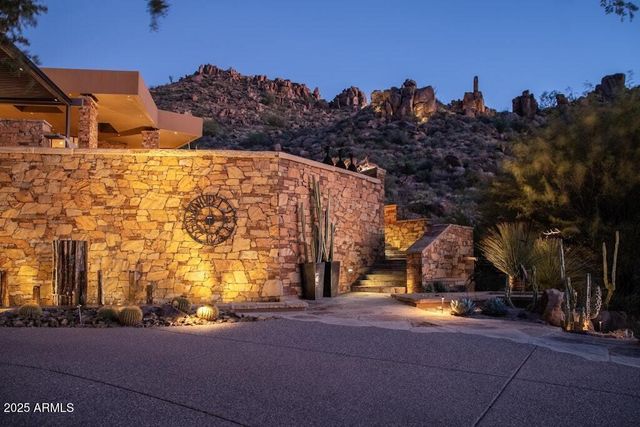 11225 E Whispering Ridge Way, Scottsdale, AZ 85255