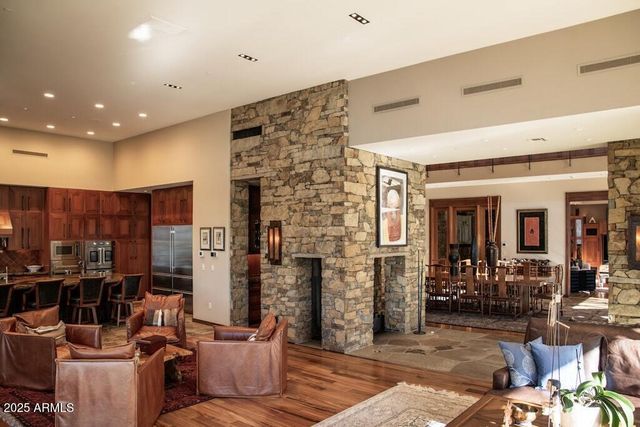 11225 E Whispering Ridge Way, Scottsdale, AZ 85255