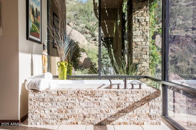 11225 E Whispering Ridge Way, Scottsdale, AZ 85255