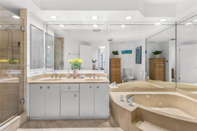20281 E Country Club Drive 510, Aventura, FL 33180