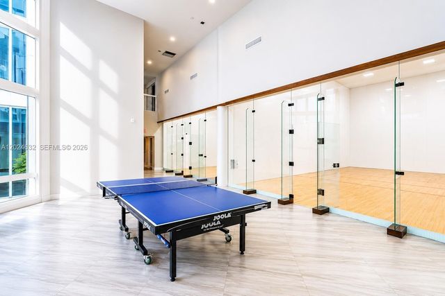 20281 E Country Club Drive 510, Aventura, FL 33180