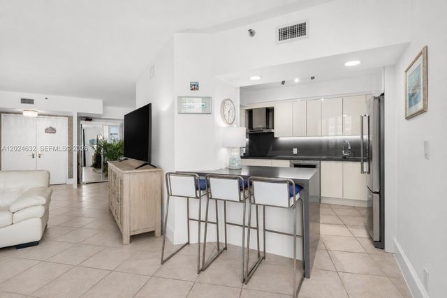 20281 E Country Club Drive 510, Aventura, FL 33180