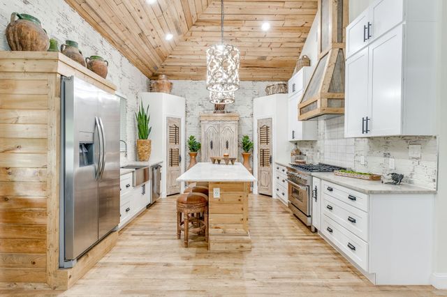 315 Cleveland Avenue, Weatherford, TX 76086