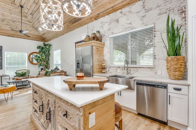 315 Cleveland Avenue, Weatherford, TX 76086