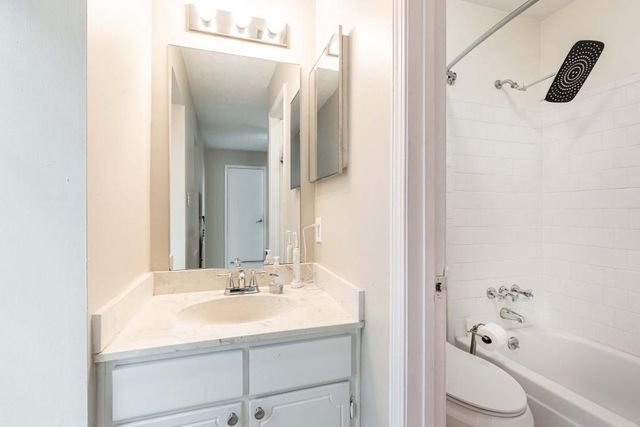 10 Market Square NW Place, Atlanta, GA 30318