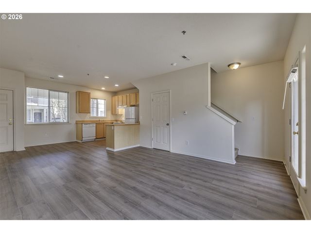 1094 Ne PERL Way, Hillsboro, OR 97006