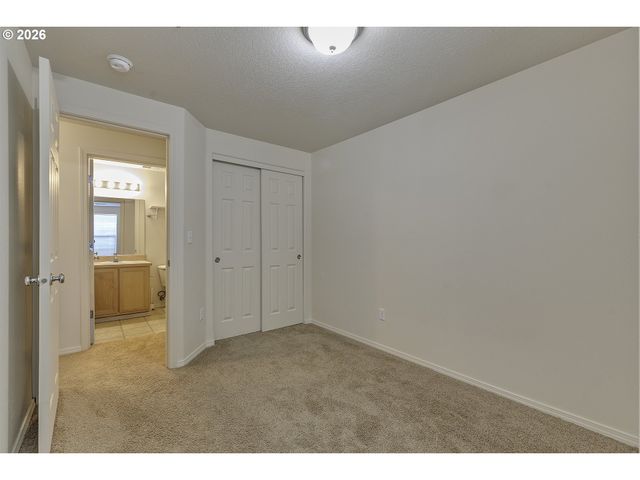 1094 Ne PERL Way, Hillsboro, OR 97006