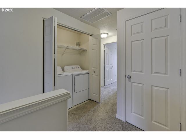 1094 Ne PERL Way, Hillsboro, OR 97006