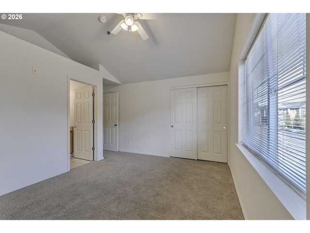 1094 Ne PERL Way, Hillsboro, OR 97006