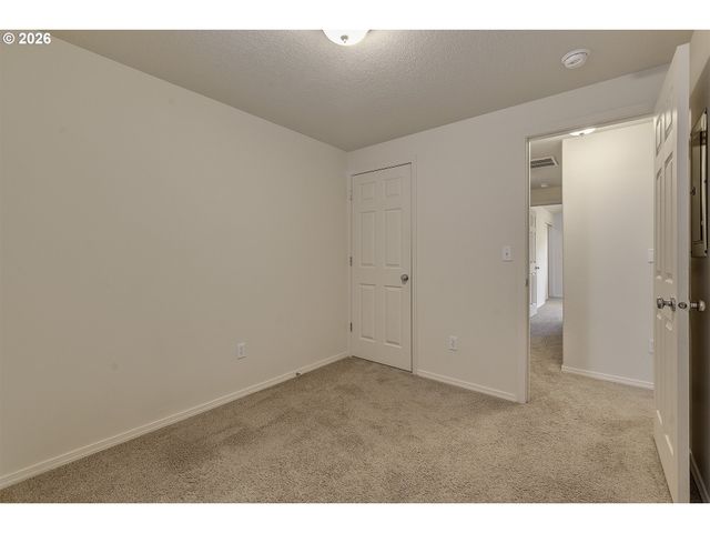 1094 Ne PERL Way, Hillsboro, OR 97006