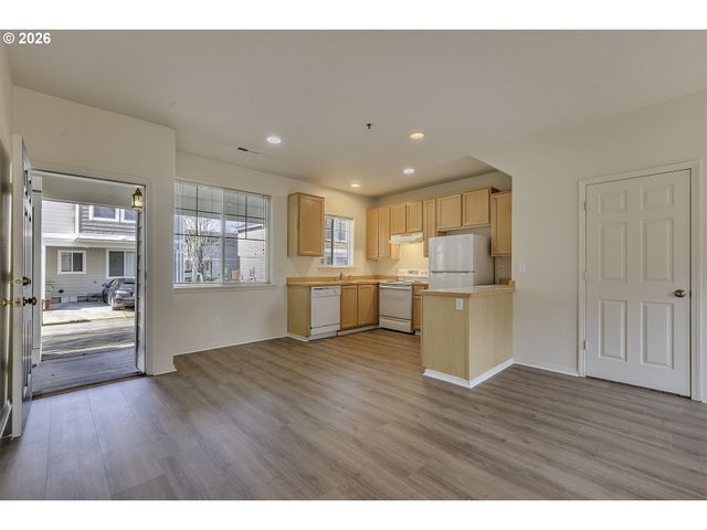 1094 Ne PERL Way, Hillsboro, OR 97006