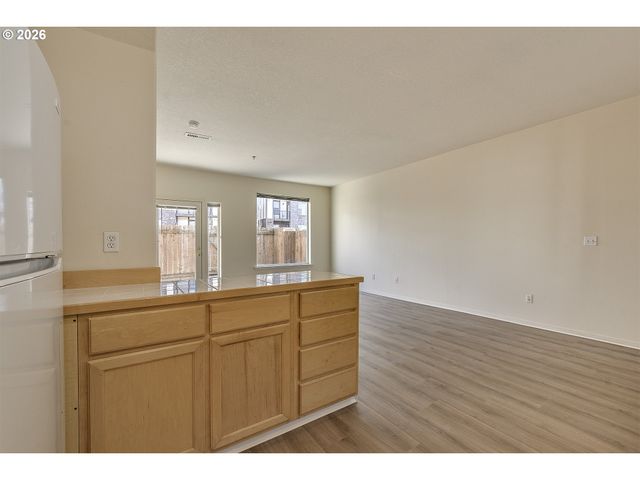 1094 Ne PERL Way, Hillsboro, OR 97006