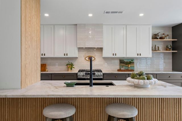 2512 McGregor DR, Austin, TX 78745
