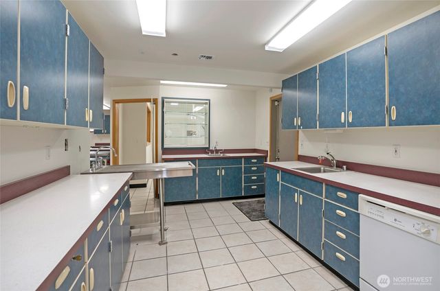 5916 6th Avenue, Tacoma, WA 98406