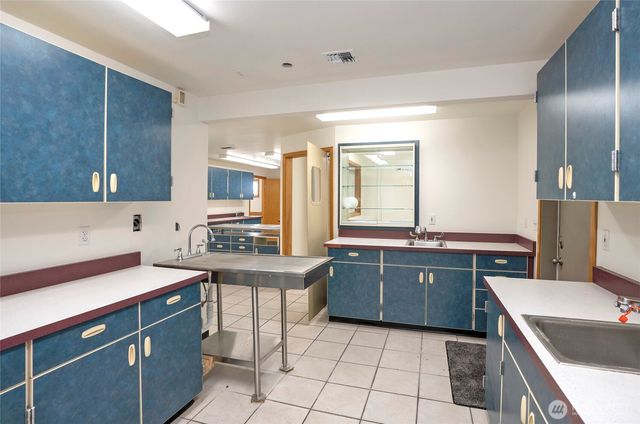 5916 6th Avenue, Tacoma, WA 98406