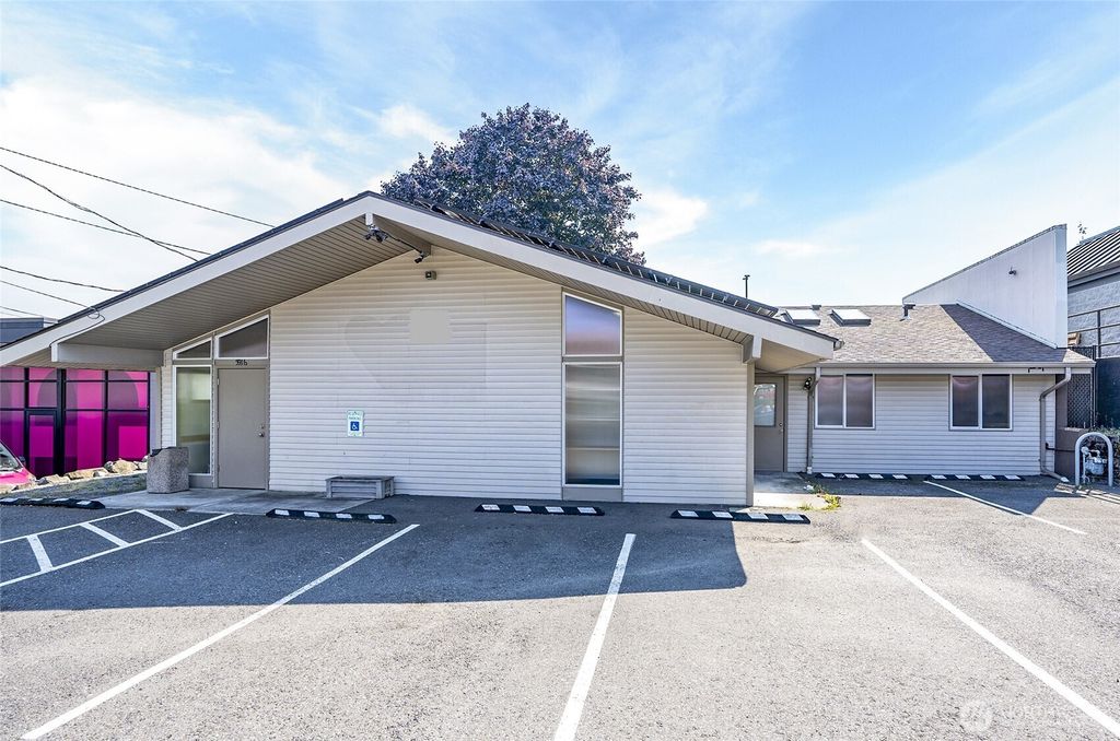 5916 6th Avenue, Tacoma, WA 98406