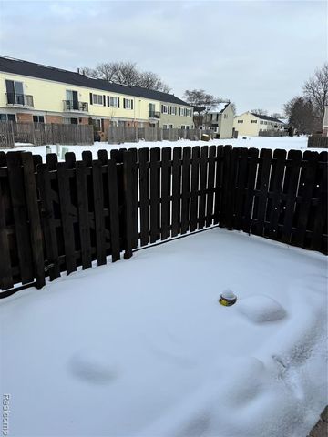 20041 Great Oaks Circle N 317, Clinton Township, MI 48036