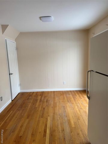 20041 Great Oaks Circle N 317, Clinton Township, MI 48036