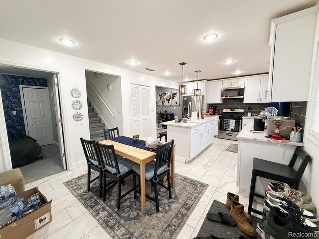 4924 Jackson Street, Dearborn Heights, MI 48125