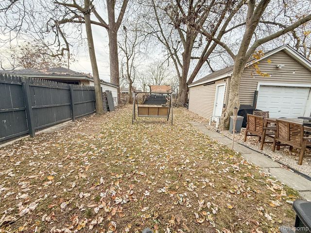 4924 Jackson Street, Dearborn Heights, MI 48125